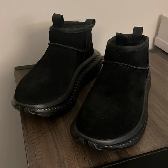 UGG | Shoes | Mens Ugg Ca85 Ultra Mini Black Boots Size 7  display picture 3
